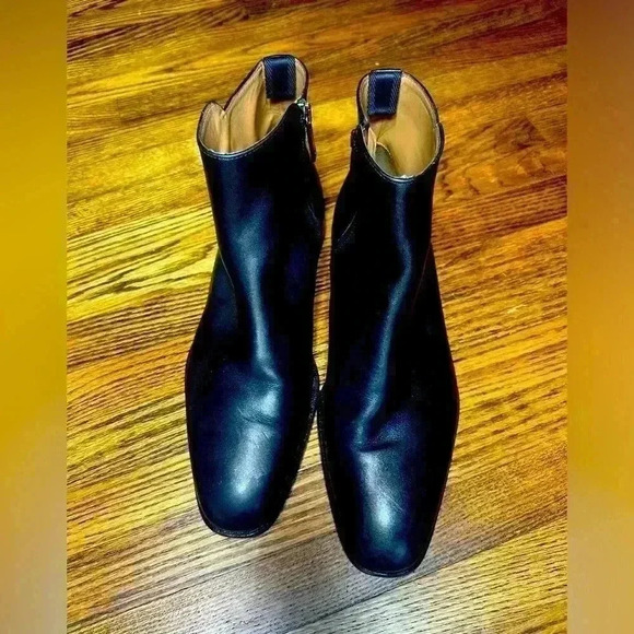 Hugo Boss Other - Hugo Boss leather side zip Chelsea boots - As always  Free Shipping!!!